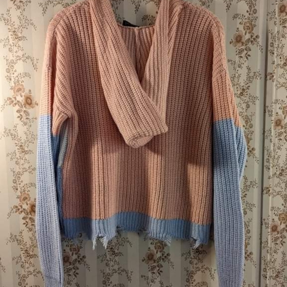 Sweater - Picture 2 of 6